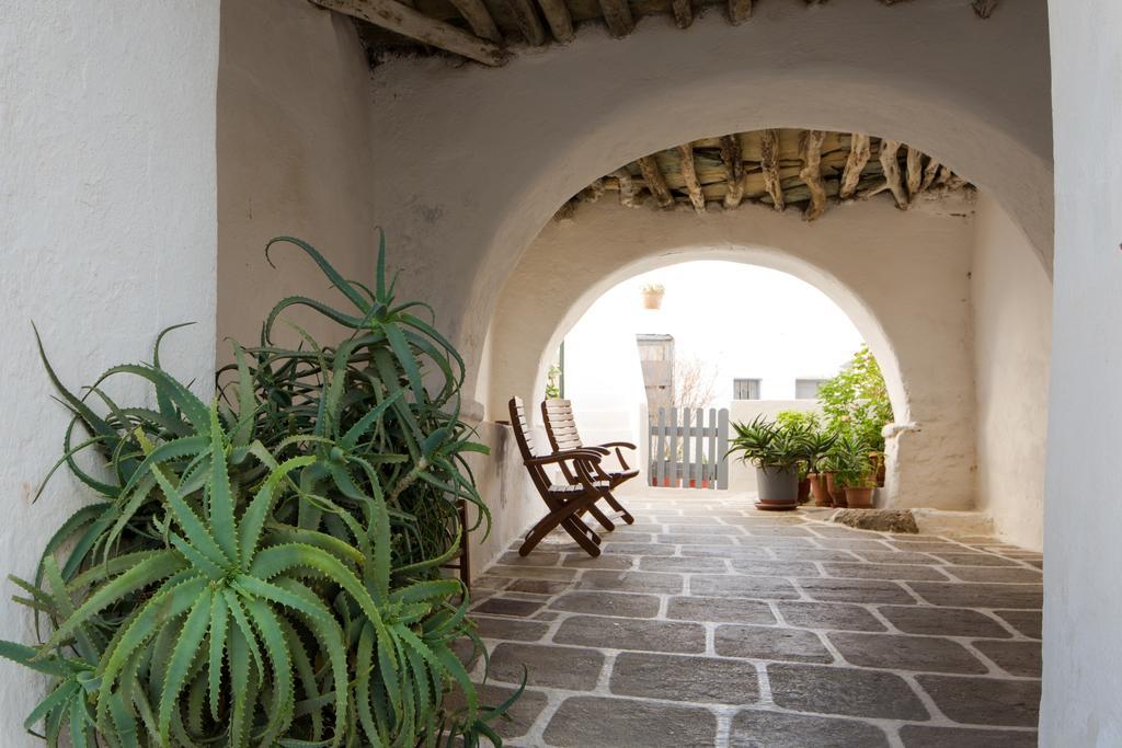 Castro Folegandros Town Exterior photo