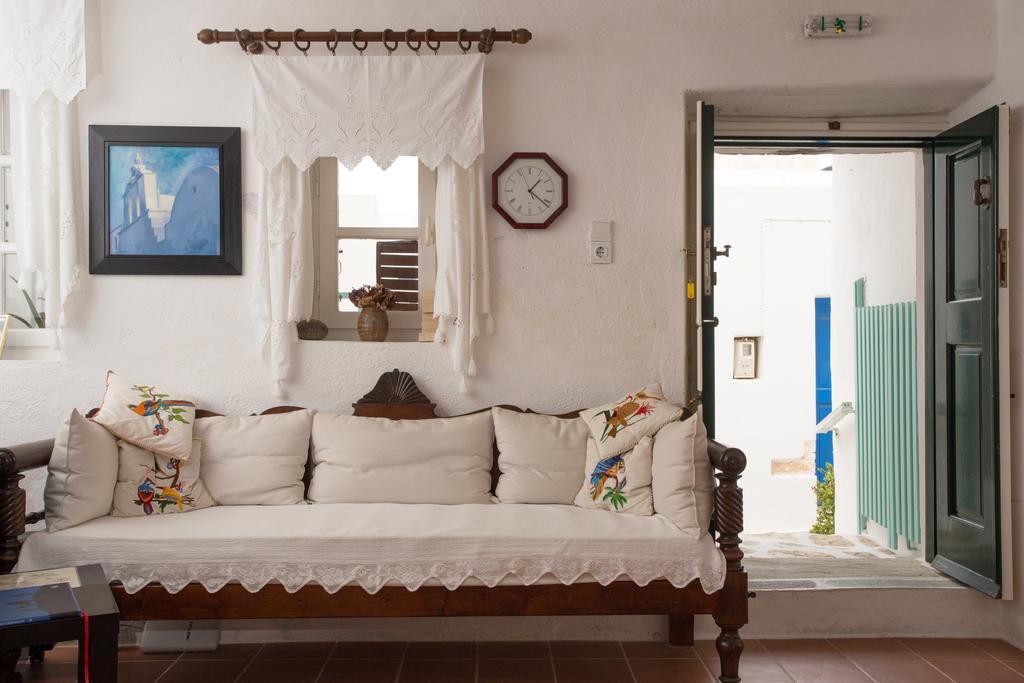 Castro Folegandros Town Exterior photo