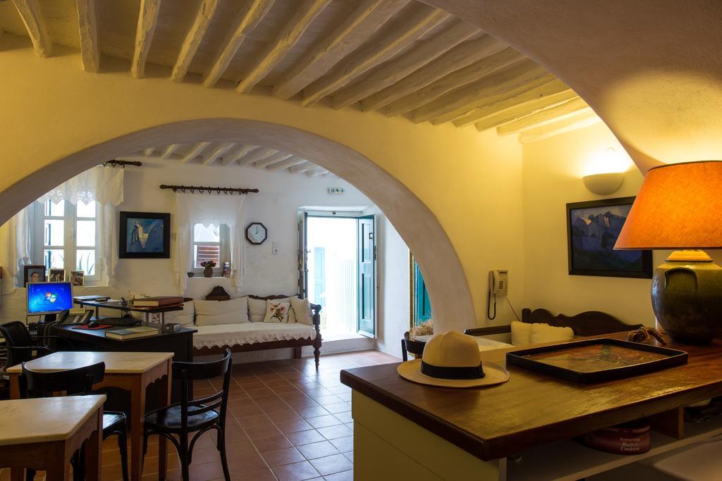 Castro Folegandros Town Exterior photo